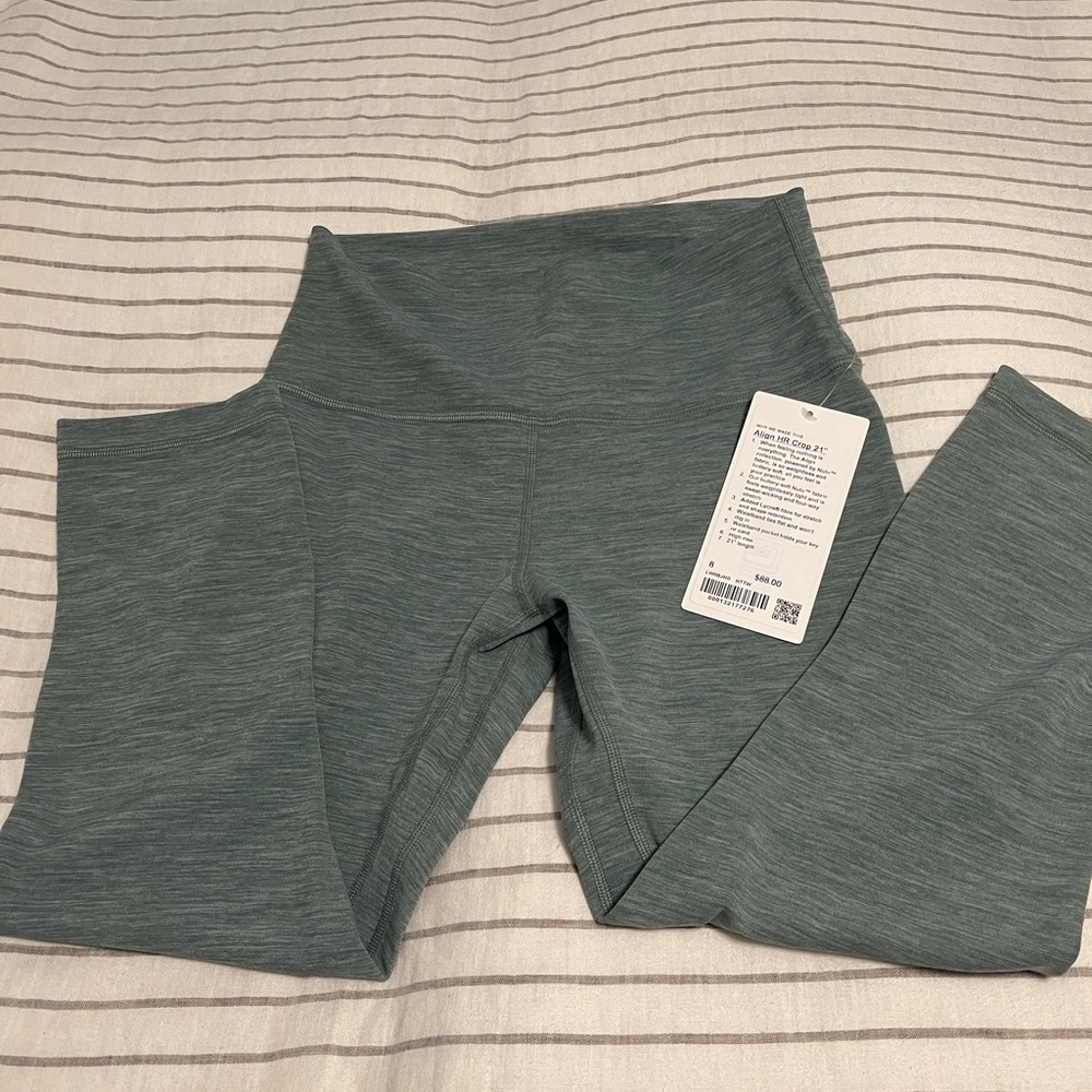 NWT Lululemon align crop 21 inch